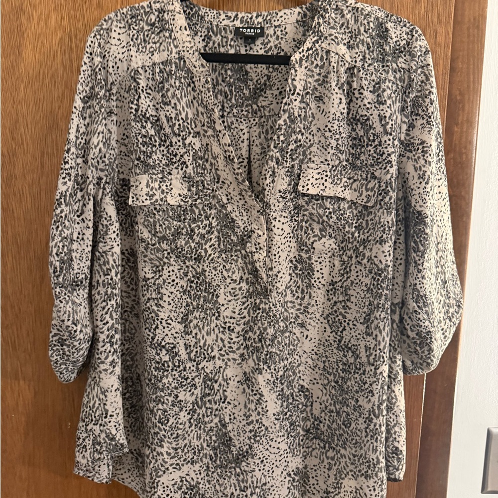 Torrid Black and Cream Patterned Blouse